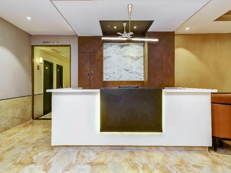 Capital O 28086 Sindhura Grand Hotel Hyderabad Exterior photo