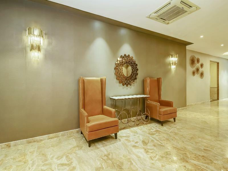 Capital O 28086 Sindhura Grand Hotel Hyderabad Exterior photo